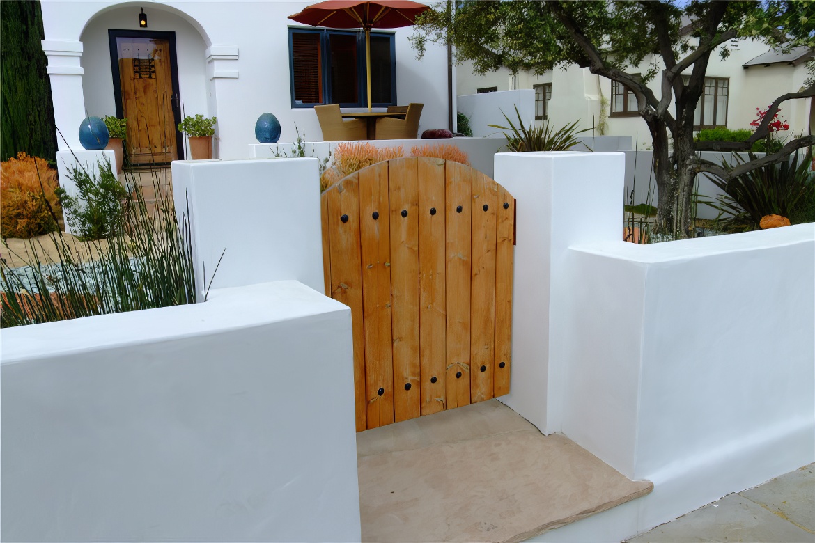 Minimalist Gate and Wall